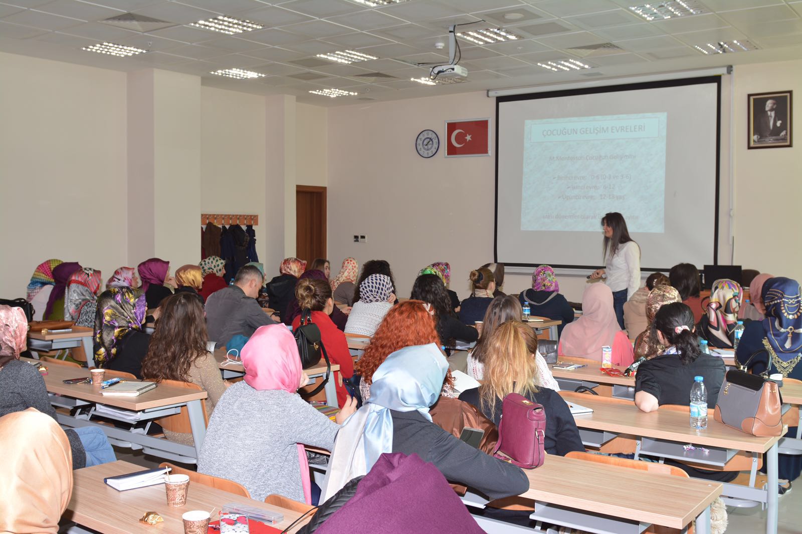 Karsem Eğiticinin Eğitimi Konusunda Öğretmen Gelişim Programları İle Öğretmenlere Eğitim Desteği Sunmaktadır